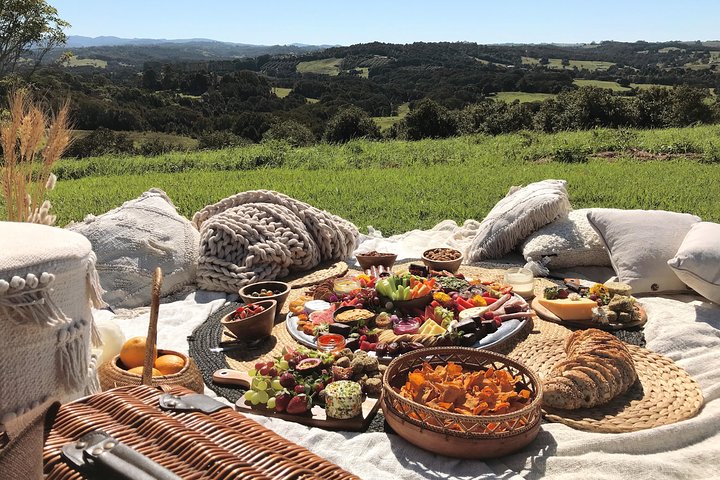A picnic in Byron Bay - Winery Find